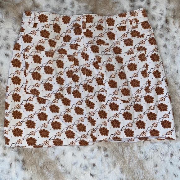 Forever 21 skirt worn once ( good condition) - Picture 2 of 2